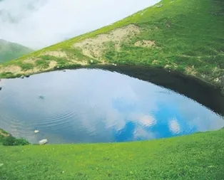 Dipsiz Gölün ardından bir skandal da Ispartadan! Eğirdir Gölünü kurutan borular