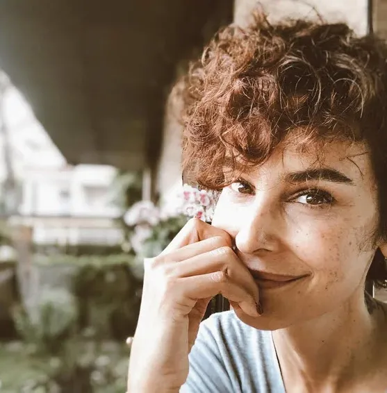 Arzum Onan son kararını verdi çabucak gitti kestirdi! Mehmet Aslantuğ'un eşi Arzum Onan görenleri şoke etti-4