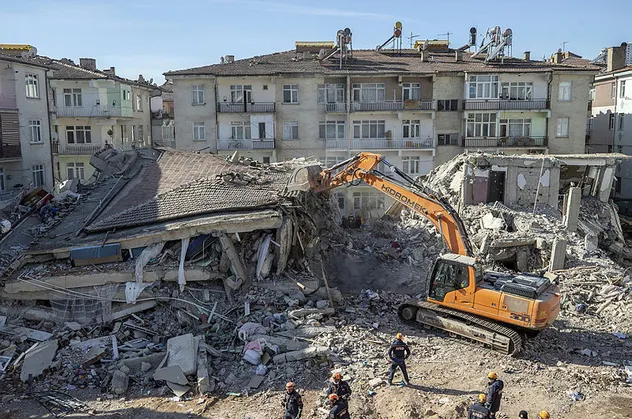 Elazığ'da inşaatlar durduruldu!