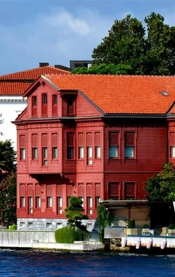 İstanbul Boğazı’nda ünlü yalılar ve sahipleri