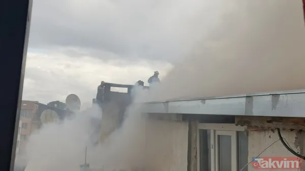 Bursa'da binanın çatı katı alev alev yandı - 5