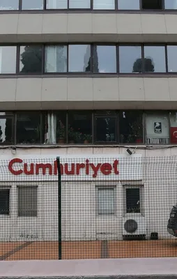 Cumhuriyet Gazetesi'ne terör operasyonu