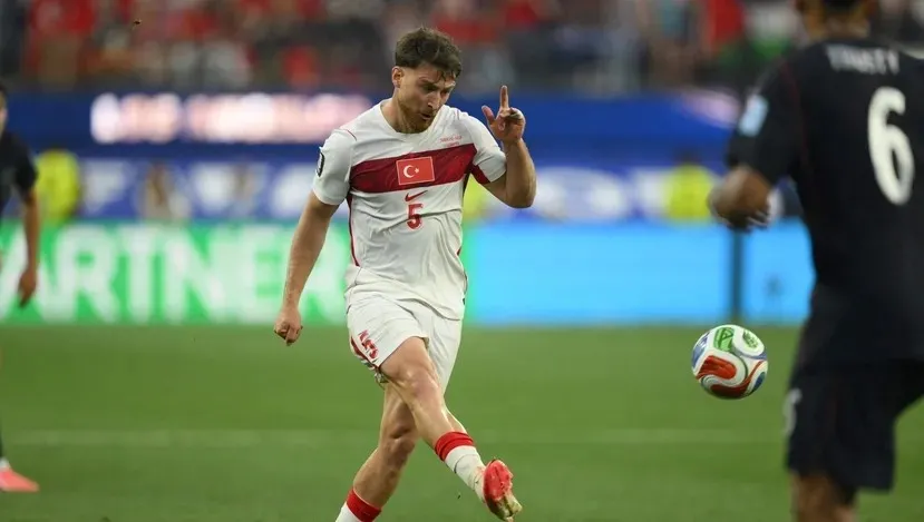 milli-futbolcu-salih-ozcan-besiktasta-1783262444222.jpeg Orkun Kökçü bizzat devreye girdi: Milli futbolcu Salih Özcan Beşiktaş'ta!-2