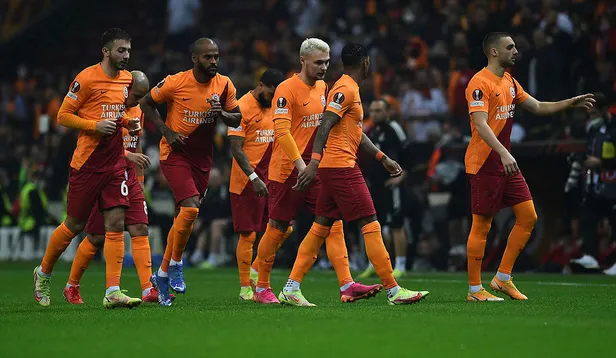 galatasaray-lokomotiv-moskova-maci-tekrarlanacak-mi-gs-lokomotiv-moskova-macinda-kural-hatasi-var-mi-1636297116212.jpg GS - Lokomotiv Moskova maçında kural hatası var mı? Galatasaray Lokomotiv Moskova maçı tekrarlanacak mı?-2