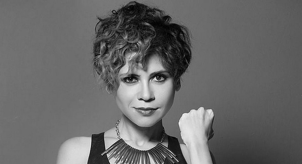 aydilge-kimdir-kac-yasinda-nereli-aydilge-evli-mi-esi-kim-cocugu-var-mi-aydilge-gercek-ismi-ne-1635838417378.jpg Aydilge kimdir, kaç yaşında, nereli? Aydilge evli mi, eşi kim, çocuğu var mı? Aydilge gerçek ismi ne?-4