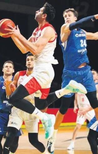 Milliler yarı finalde