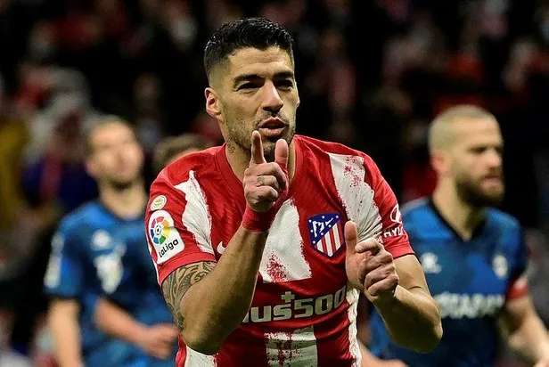 devlerin-luis-suarez-savasi-fenerbahceden-sonra-besiktas-kanca-atti-1649103337095.jpeg Devlerin Luis Suarez savaşı! Fenerbahçe’den sonra Beşiktaş kanca attı-4