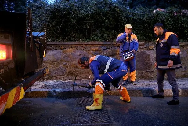 İstanbul'da sağanak yağış! Sarıyer'de bir evi su bastı-3