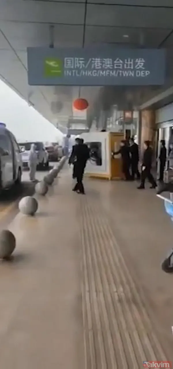 Koronavirüs korkusu tüm dünyayı sardı! Ürküten görüntüler: Sokak ortasında bir anda yere yığılıp ölüyorlar - 32