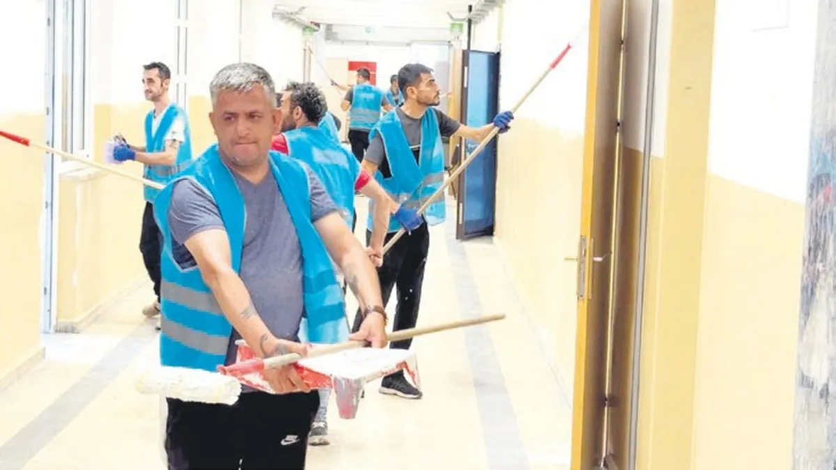 Küçükçekmece’de denetimli serbestlik yükümlüleri okullarda “Geçmişin İzlerini Sil, Geleceğe Renk Kat”