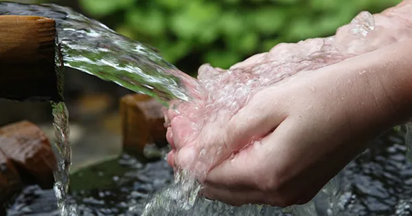 Rüyada akan su görmek ne anlama gelir? Rüyada akan dere görmek neye