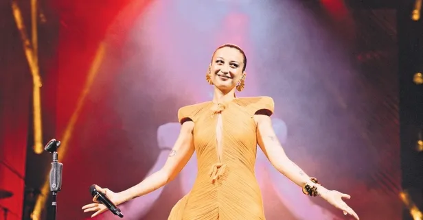 Melike Şahin Harbiye'yi salladı