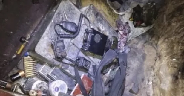 Son dakika: Teröristlerin teslim olduğu mağarada çok sayıda silah ve mühimmat ele geçirildi