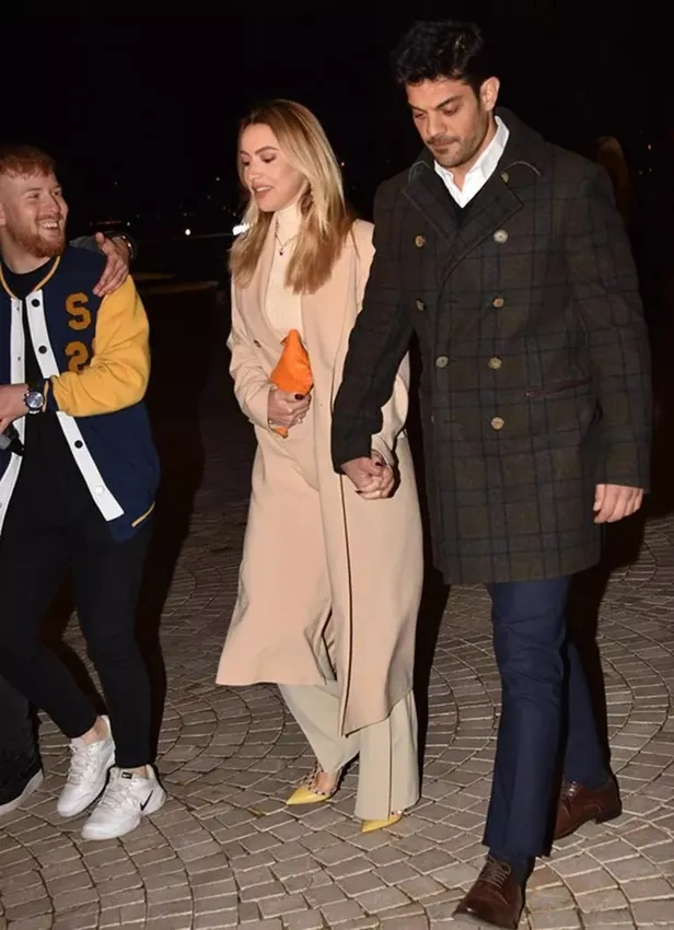 hadise-hamile-mi-imam-nikahi-kiydilar-mi-mehmet-dincerler-ile-hadise-evlendi-mi-ne-zaman-evlenecek-1650807723453.jpeg Mehmet Dinçerler ile Hadise evlendi mi, ne zaman evlenecek? HADİSE HAMİLE Mİ? İmam nikahı kıydılar mı?-2