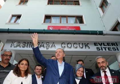 Cumhurbaşkanı Erdoğan’a Kasımpaşa’da sevgi seli