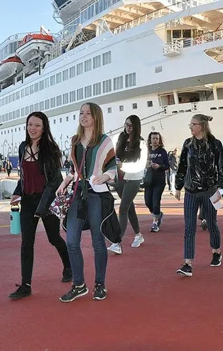 Kuşadası’na 195 gemi seferi