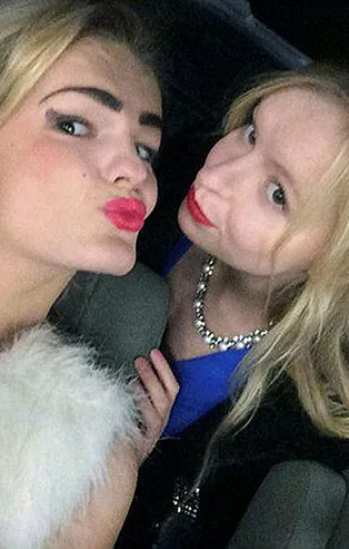 Böyle canilik görülmedi! Kız kardeşini 189  kez bıçaklayıp gözlerini oydu!