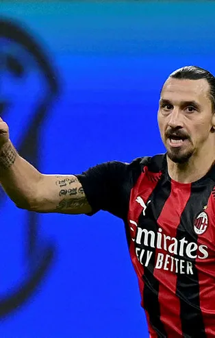Milan, Zlatan Ibrahimovic'in sözleşmesi 1 yıl uzattı