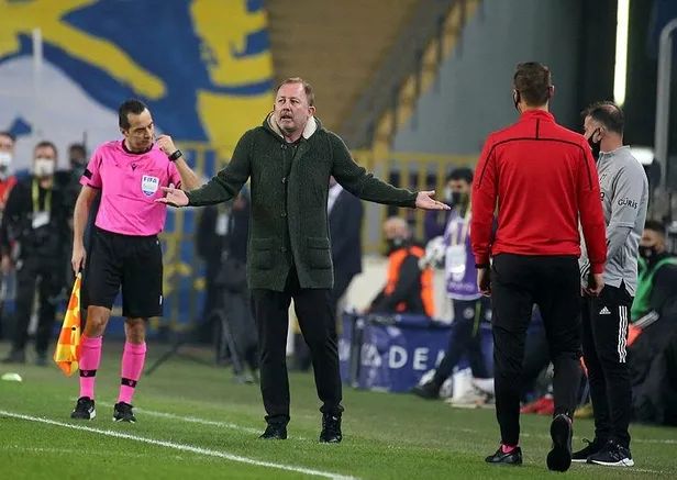 besiktas-teknik-direktoru-sergen-yalcindan-fenerbahceye-olay-gonderme-50-dakika-10-kisiyle-yendik-1607112492274.jpeg Beşiktaş Teknik Direktörü Sergen Yalçın'dan Fenerbahçe'ye olay gönderme: 50 dakika 10 kişiyle yendik-2