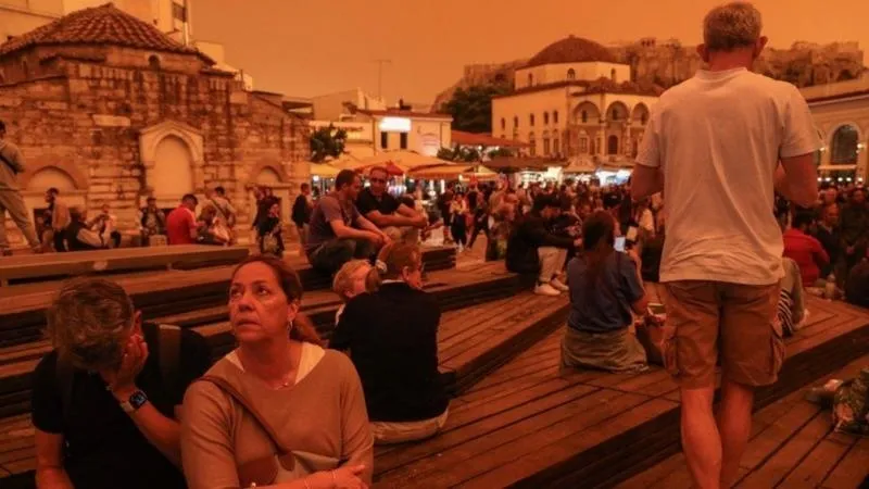 HAVA DURUMU | Atina'da gökyüzü turuncuya boyandı! Çöl tozu etkisini artırıyor! Valilikler ve Meteoroloji uyardı! Türkiye'de hangi illeri etkileyecek?-11