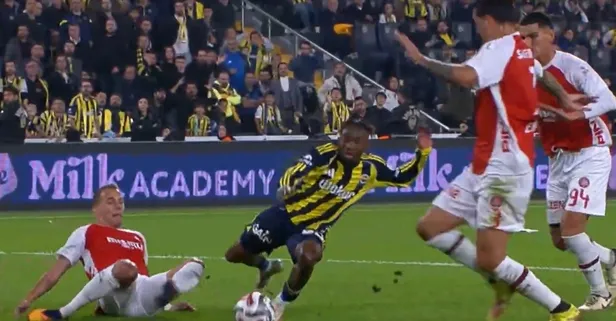 Fenerbahçe - Fatih Karagümrük maçında VAR'dan penaltı