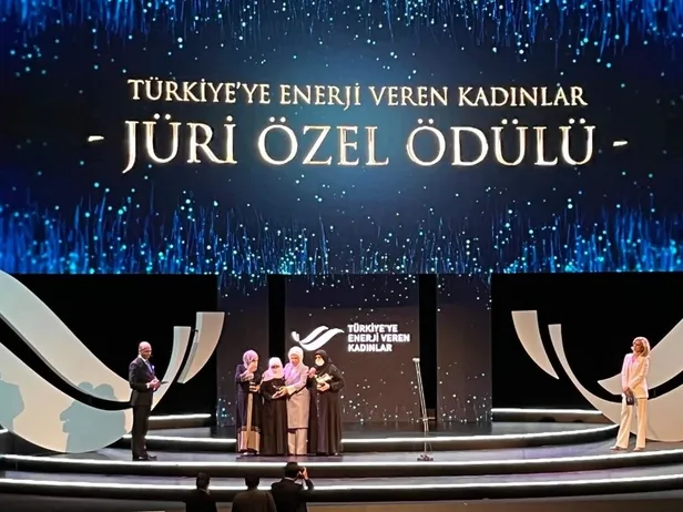 turkiyeye-enerji-veren-kadinlar-odullendirildi-1648231659706.jpeg 'Türkiye’ye Enerji Veren Kadınlar' ödüllendirildi-3
