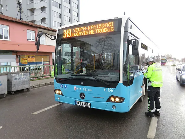 son-dakika-istanbul-toplu-ulasim-yasagi-yas-siniri-esnetildi-1613375011262.jpg