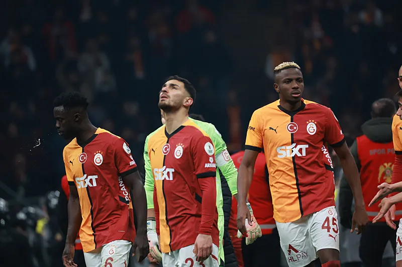 Galatasaray'da veda zamanı! Yıldız futbolcularla yollar ayrılacak - 4