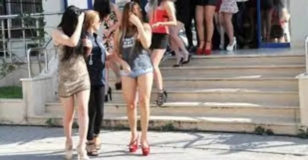 kiralik-evlere-fuhus-baskini-55-gozalti-1649245013033.jpg Kiralık evlere fuhuş baskını! 55 gözaltı-3