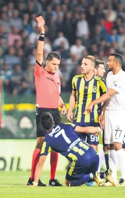 Hakem odasına Yıldırım baskın