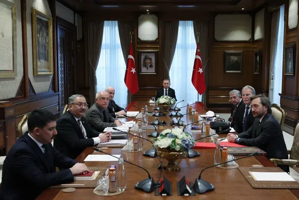 cumhurbaskanligi-yuksek-istisare-kurulu-baskan-erdogan-liderliginde-toplandi-1615401633631.jpeg