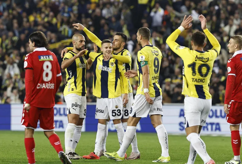 Spor yazarları Fenerbahçe - Sivasspor maçını değerlendirdi! "Sen insan mısın?" - 10