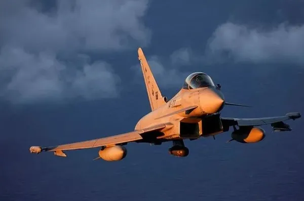 milli-savunma-bakani-yasar-guler-duyurdu-40-eurofighter-savas-ucagi-alacagiz-1700162750580.jpeg