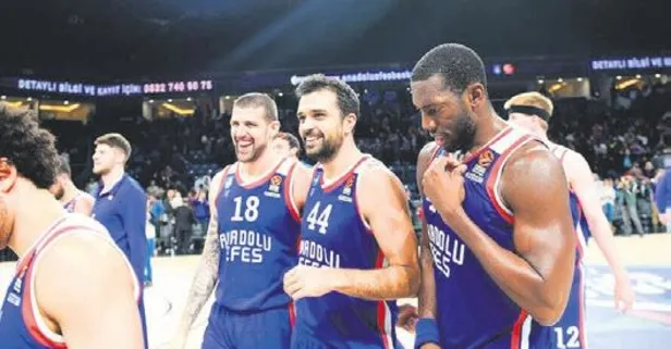Anadolu Efes evinde Milano’yu ağırlıyor