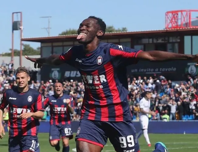 Trabzonspor’un hedefi Nijeryalı golcü Simy