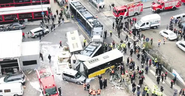 İBB’ye ait tramvay ve İETT otobüsünün çarpışması sonucu 33 kişi yaralandı