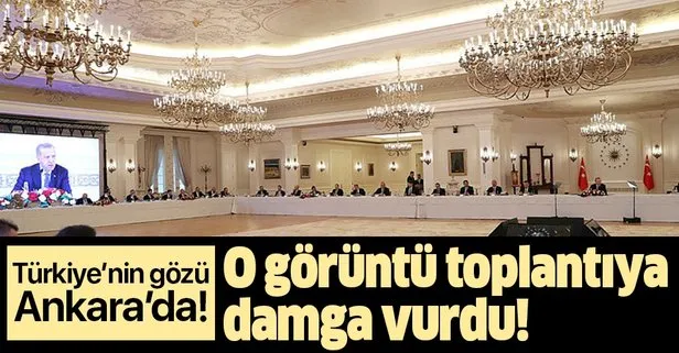 Başkan Erdoğan’ın liderliğinde yapılan Koronavirüsle Mücadele Eşgüdüm Toplantısı öncesi dikkat çeken görüntü