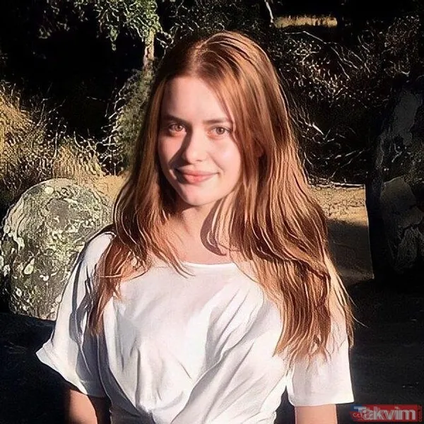 Sihirli Annem’in minnoş Toprak'ı büyüdü oldu afet-i devran! Jennifer Boyner süper minisi göğüs dekoltesiyle yaktı geçti - 35