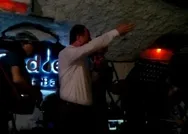 Darbenin şerefine kadeh kaldıran CHPli Edirne Belediye Başkanı Gürkandan pişkin savunma