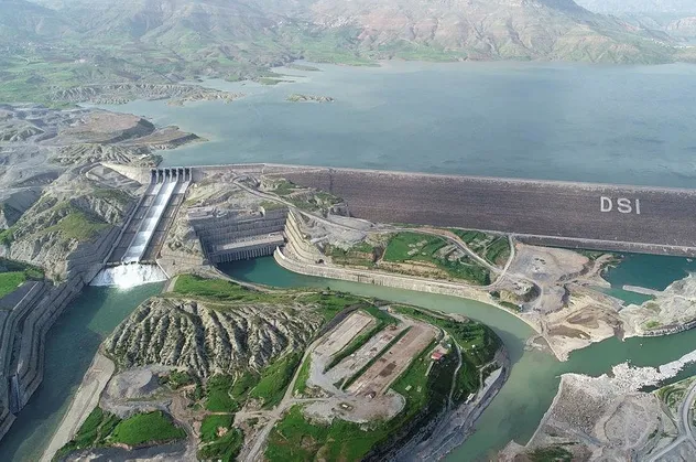 Ilısu Barajı'nda elektrik üretecek 6 türbinden ilki dönmeye başladı