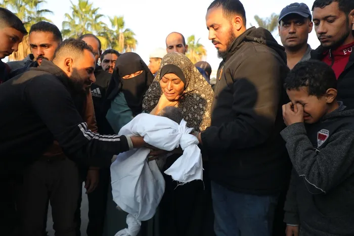 Katil İsrail'in sivil zulmüne tepkiler çığ gibi! İnsanlık suçu: İkinci Dünya Savaşı'nda savaş esirlerine yapıldı-17