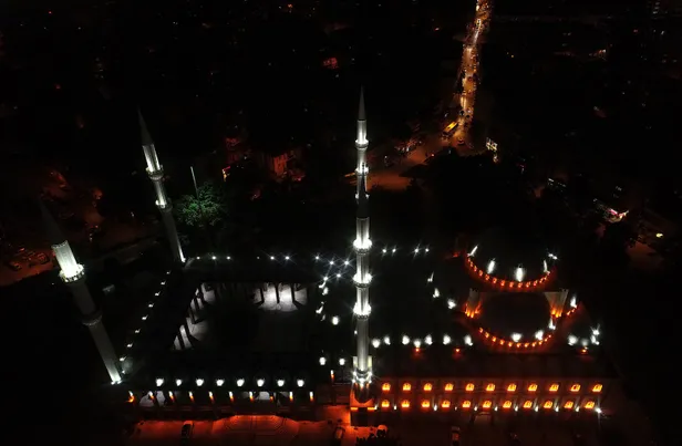 Büyük Çamlıca Camii'ne Ramazan arifesinde yoğun ilgi-5