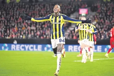 Kerem Avrupa'da Fenerbahçe formasıyla Avrupa kupası sezonunda en yüksek sayıya ulaşan Türk oyuncu oldu.