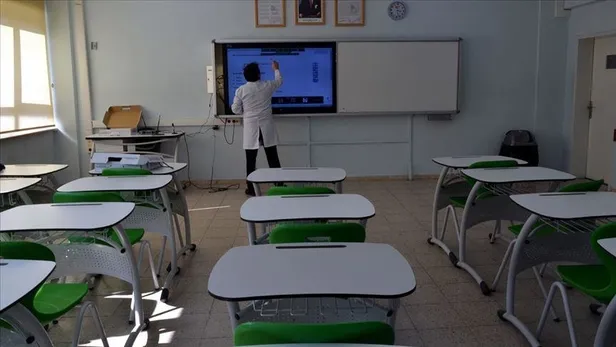 milli-egitim-bakani-yusuf-tekin-acikladi-sinif-gecmede-yeni-duzenleme-turkce-dersi-icin-baraj-geldi-1695450063895.jpeg Milli Eğitim Bakanı Yusuf Tekin açıkladı! Sınıf geçmede yeni düzenleme: Türkçe dersi için baraj geldi! Uzman öğretmenlik için yeni formül...-2