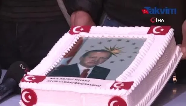 Evlat nöbetindeki aileler Başkan Erdoğan'ın doğum gününü kutladı