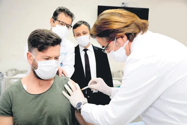 asi-genclerde-buyuk-risk-1607983074055.jpeg ABD Gıda ve İlaç Dairesi FDA'nın 5 üyesi Pfizer- BioNTech'e 'hayır' dedi: Aşı gençlerde büyük risk-3