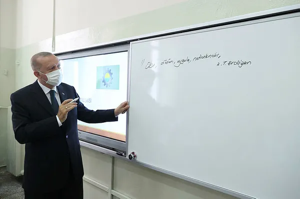 son-dakika-baskan-erdogandan-yeni-egitim-ogretim-yili-acilisinda-onemli-aciklamalar-1630924951842.jpg SON DAKİKA! Başkan Erdoğan'dan Yeni Eğitim Öğretim Yılı Açılışında önemli açıklamalar-6