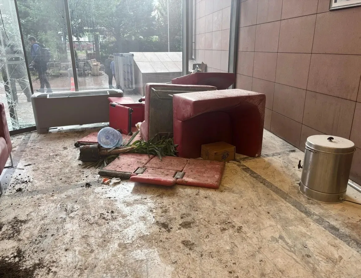 CHP’deki mutlak butlan sonrası muhalif basından sansür: Genel merkezdeki arbede ve yağmayı görmezden geldiler!
