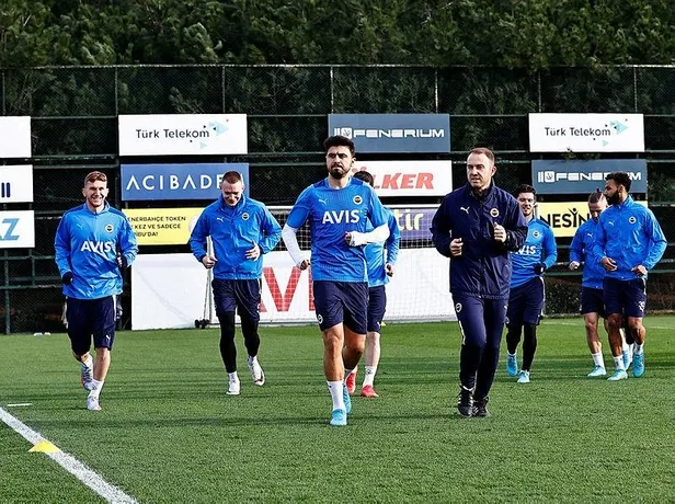 slavia-pragda-fenerbahce-maci-oncesi-onemli-eksikler-dikkat-cekiyor-1645053413966.jpeg Slavia Prag'da Fenerbahçe maçı öncesi önemli eksikler dikkat çekiyor!-8