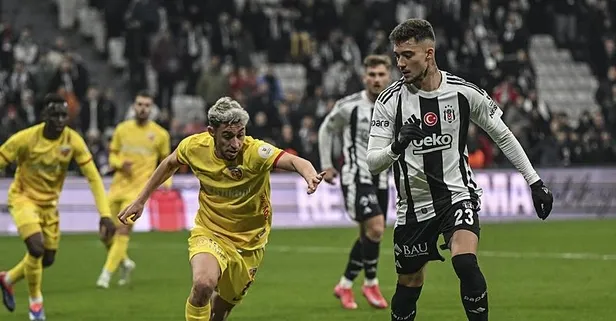 Solskjaer'den Muçi'ye özel İlgi